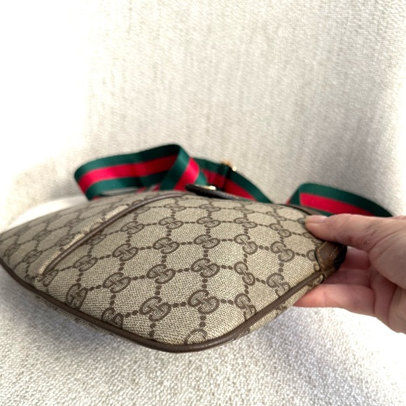 Authentic Gucci brown monogram coated canvas crossbody bag - Picture 16 of 16